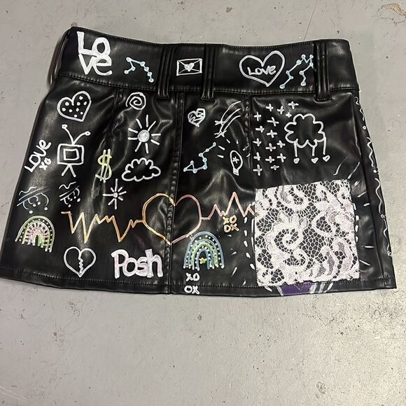 Black Custom Graffiti Size 4 Black Faux Leather Mini Skirt - Picture 3 of 4